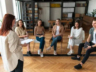 Descubra o Secreto da Psicologia Organizacional com a Prof. Fernanda Balthazar