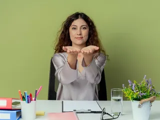 Descubra como a Terapia Cognitivo-Comportamental (TCC) combate o autocrítico