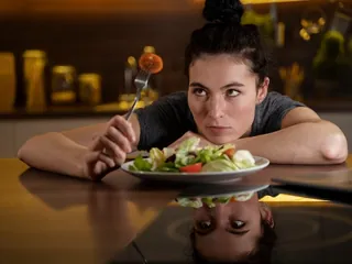 Aprenda a enfrentar Transtornos Alimentares: Causas e Soluções Compreensíveis